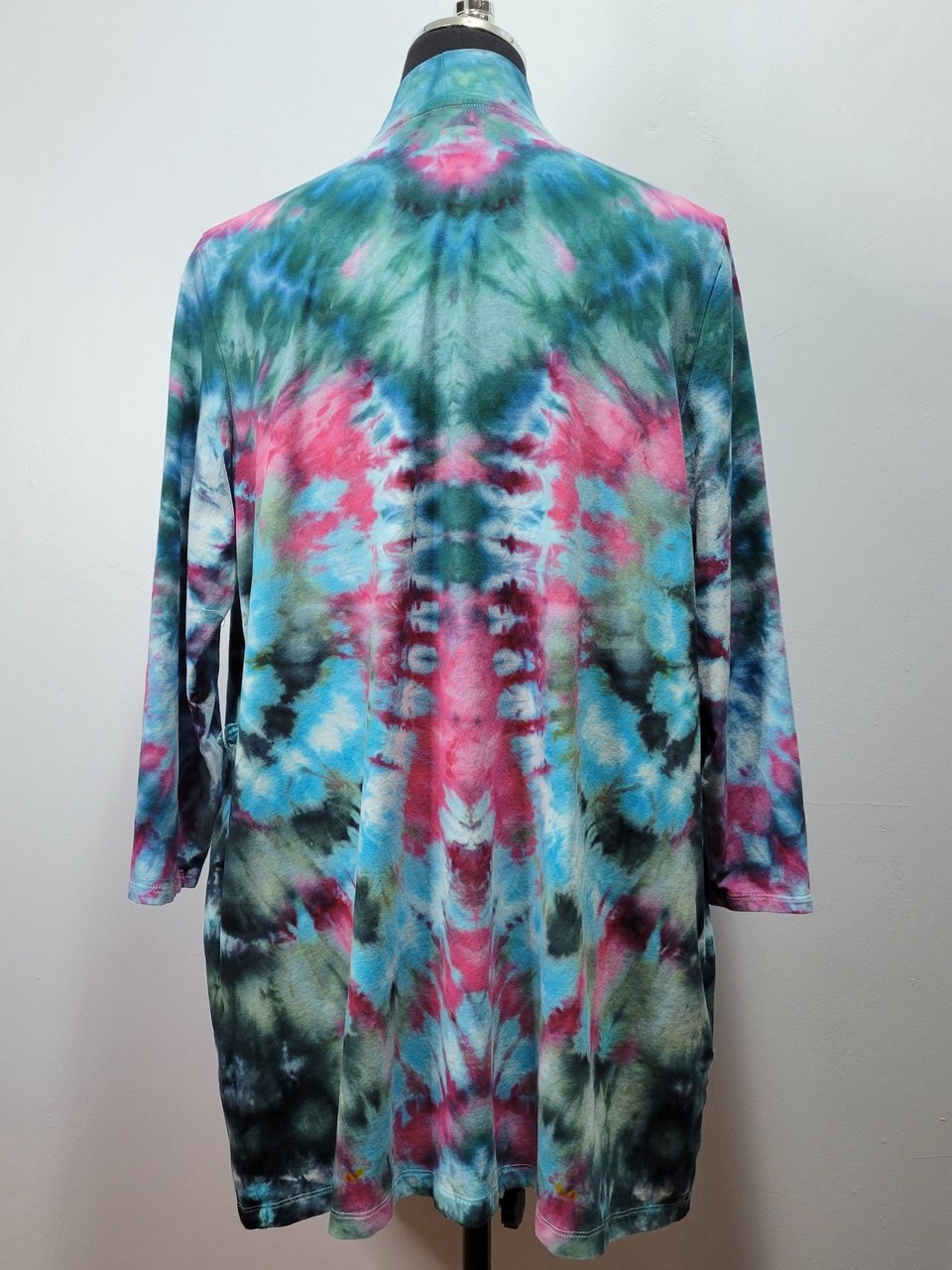 1X/2X Wrap Cardigan Short Robe, Reflected Ripple