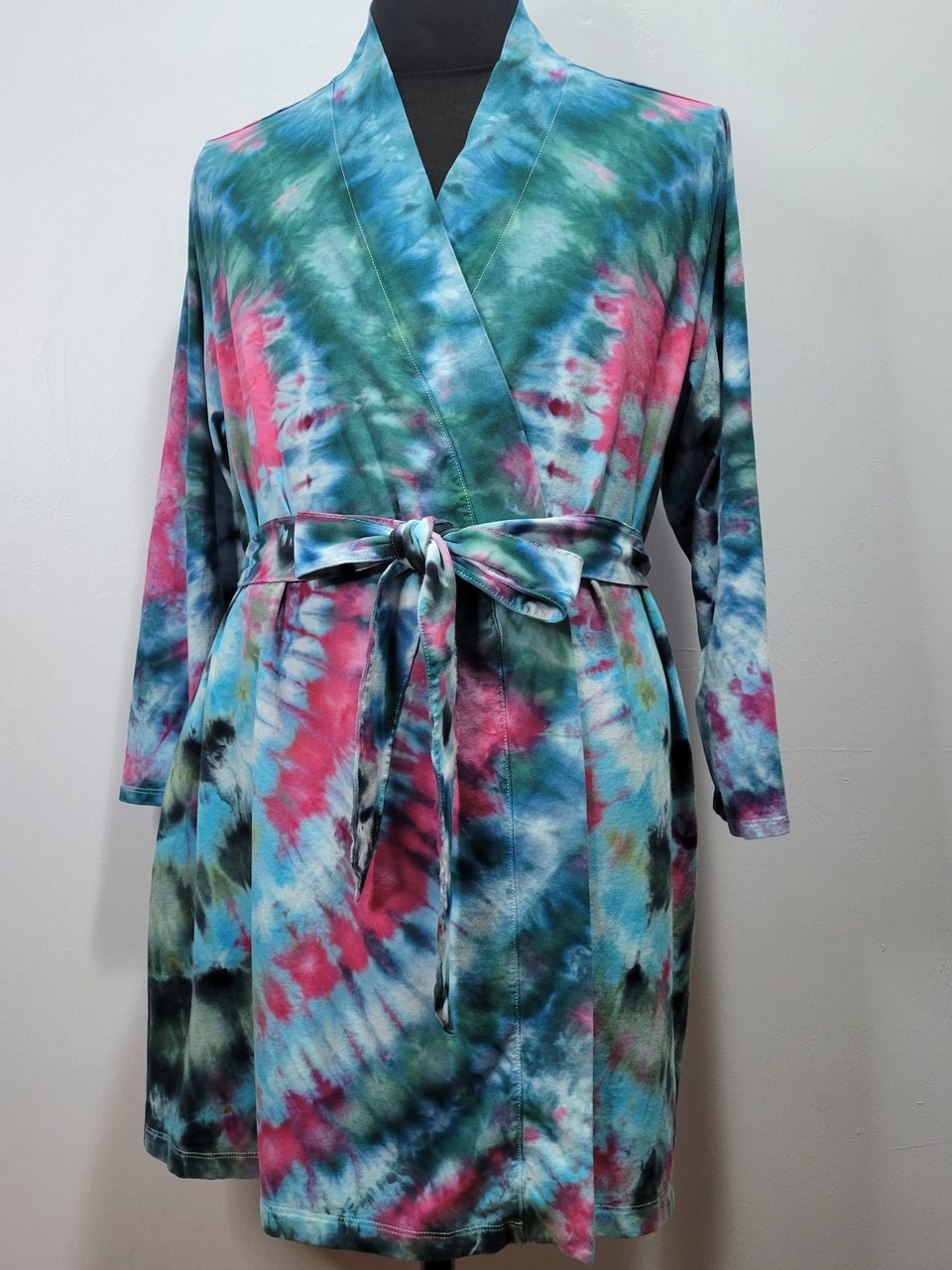 1X/2X Wrap Cardigan Short Robe, Reflected Ripple