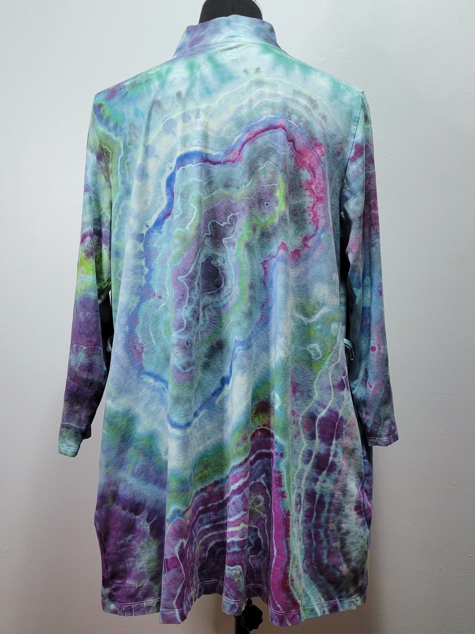 L/XL Wrap Cardigan Short Robe, Periwinkle Geode