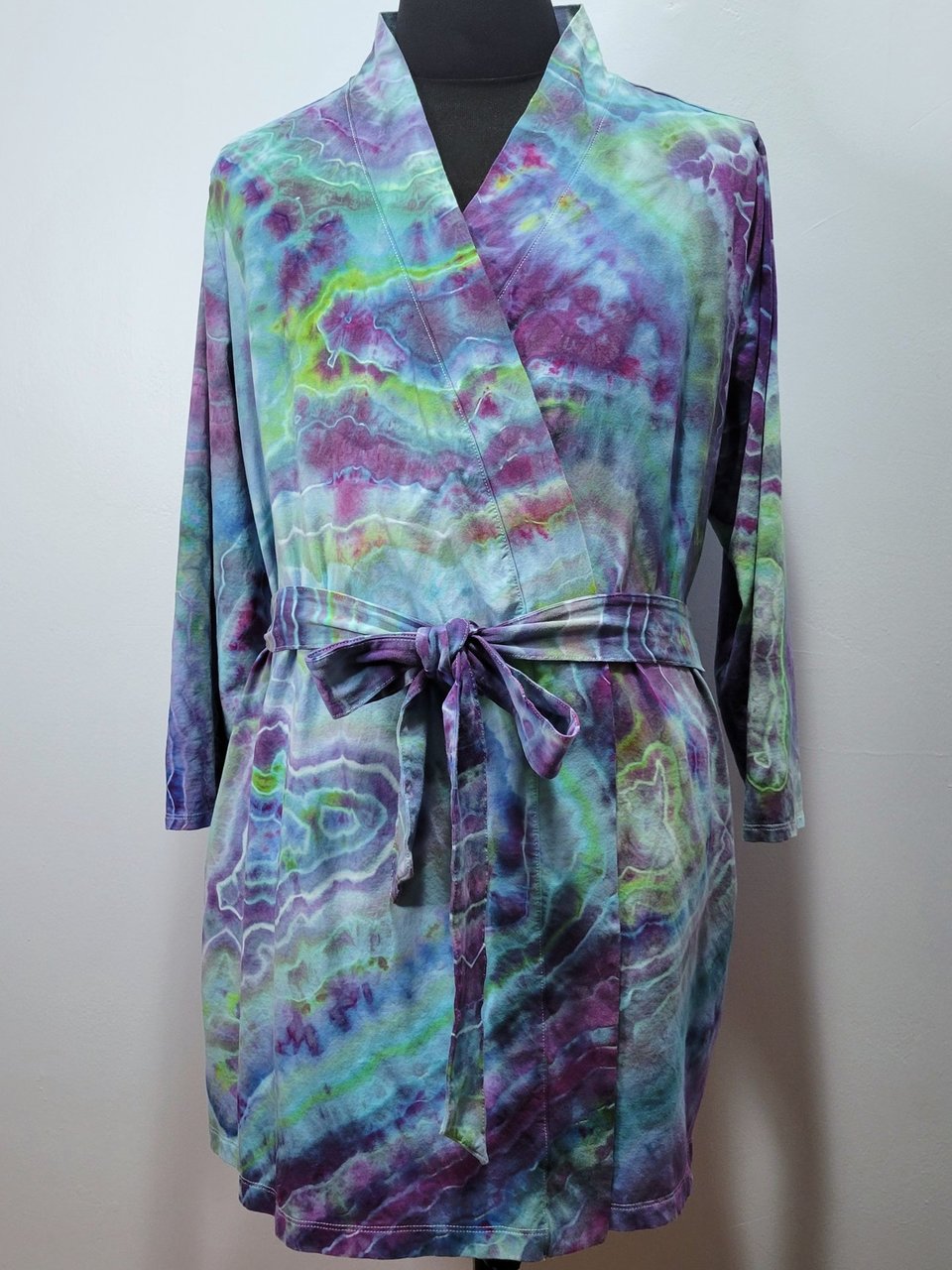 L/XL Wrap Cardigan Short Robe, Periwinkle Geode