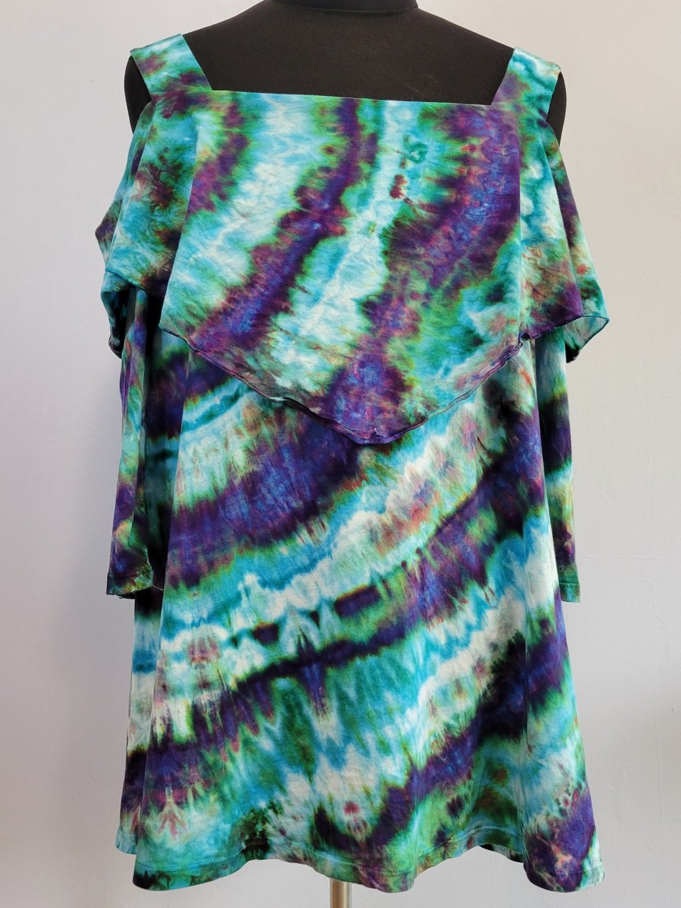 1X/2X Strap Shoulder Tunic, Mind Twist