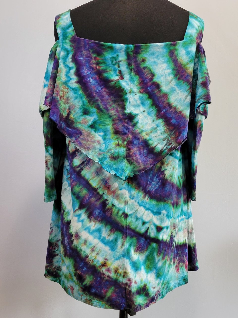 1X/2X Strap Shoulder Tunic, Mind Twist
