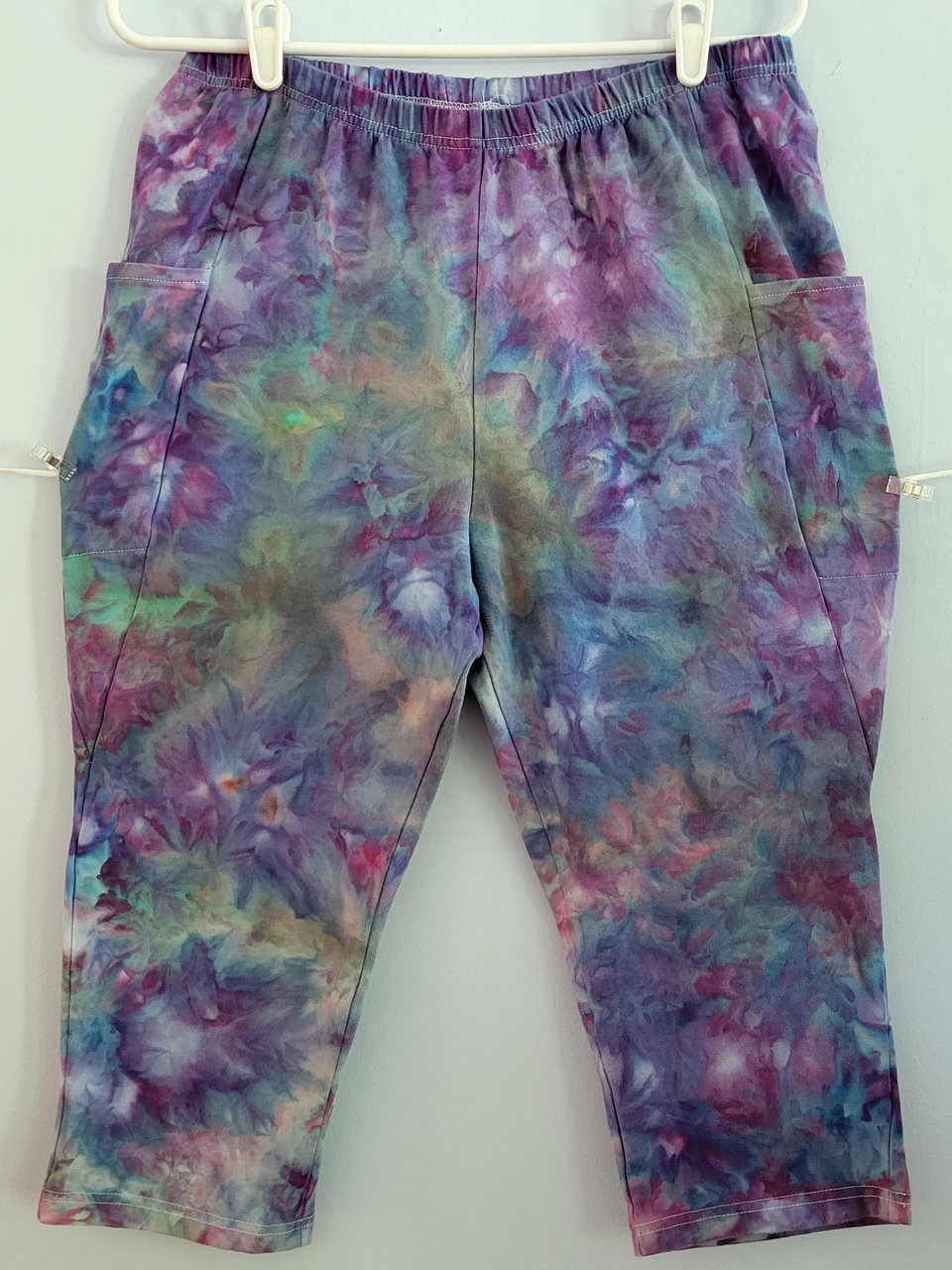 L/XL Pocket Capris, Mindbender B