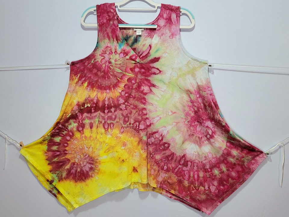 Size 14 Viscose Tank, Sunlit Garden Swirl