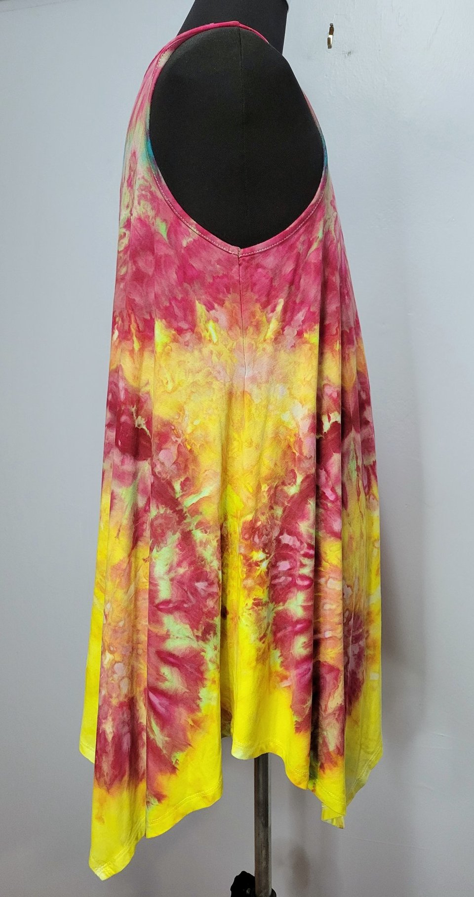 Size 14 Viscose Tank, Sunlit Garden Swirl