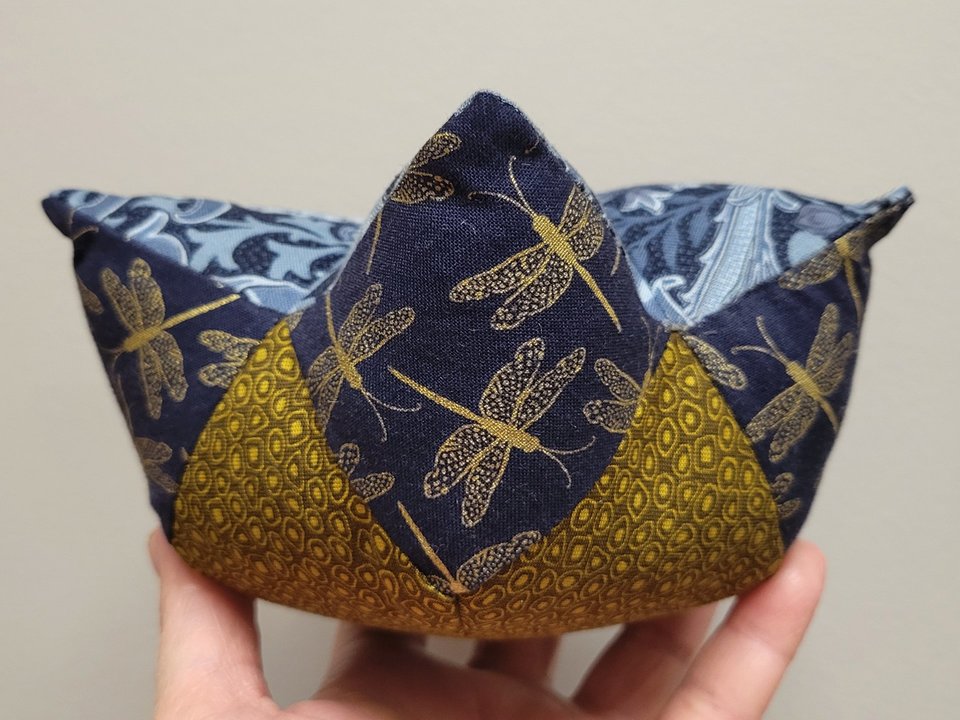 Pin Cushion, Blue Morris