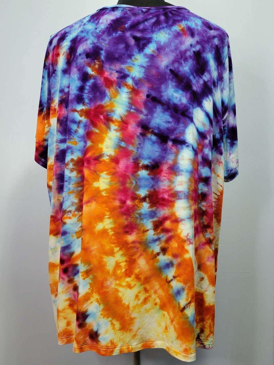 2X Luxe V-Neck T-Shirt, Temperature Gradient