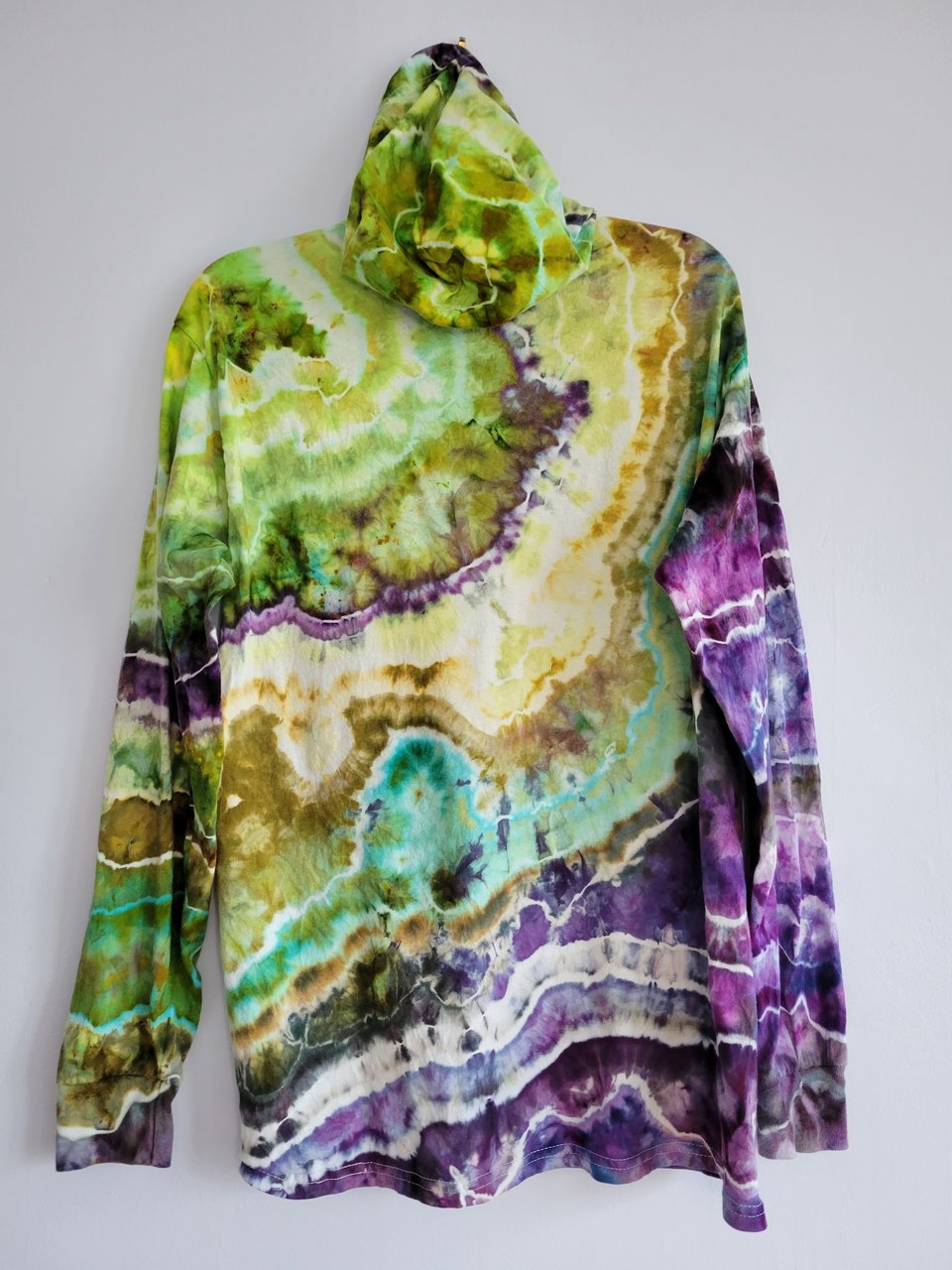 M Hoodie T-shirt, Funky Green & Purple Geode
