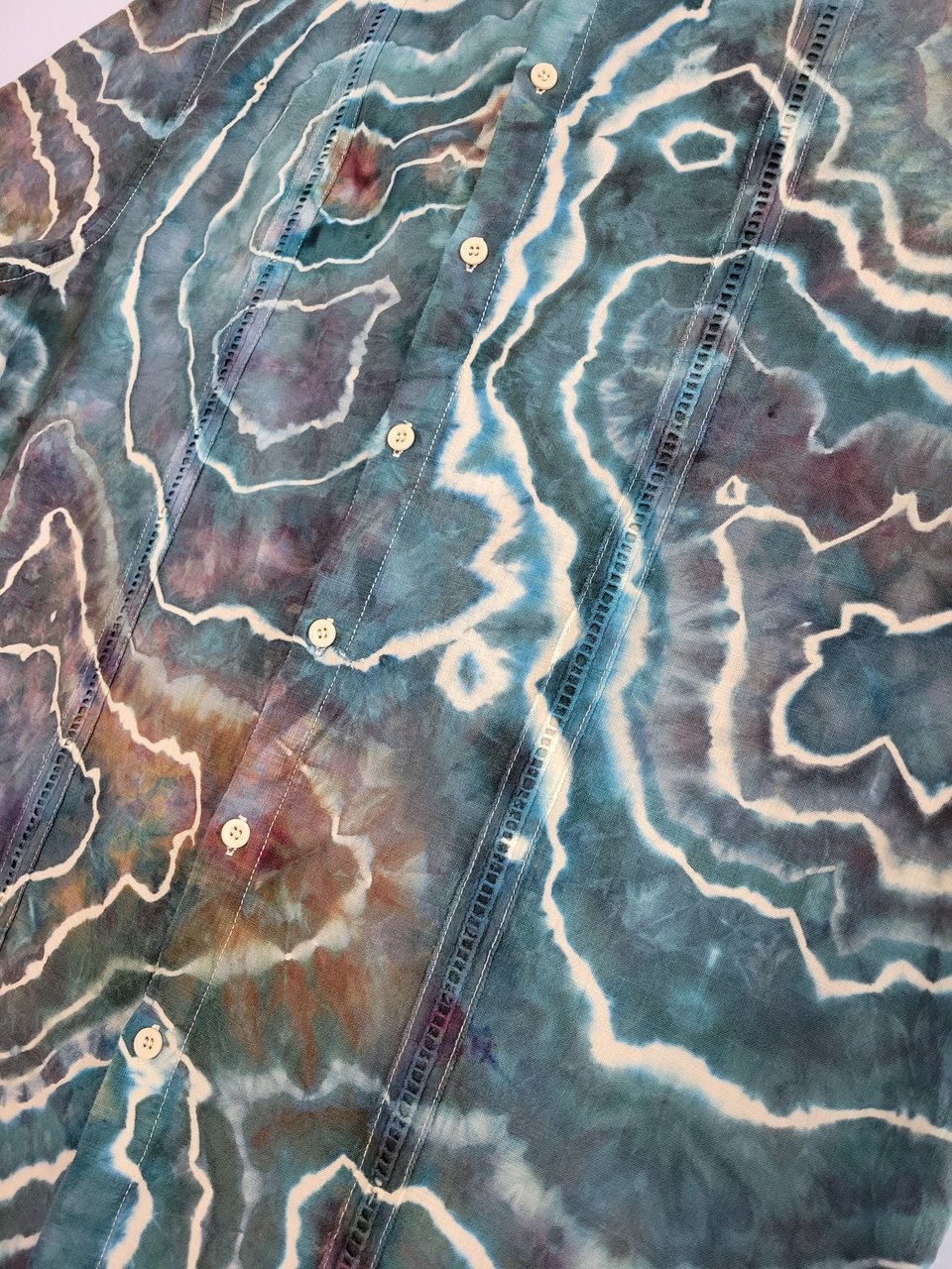 L Cuban Linen Shirt, Apatite Geode