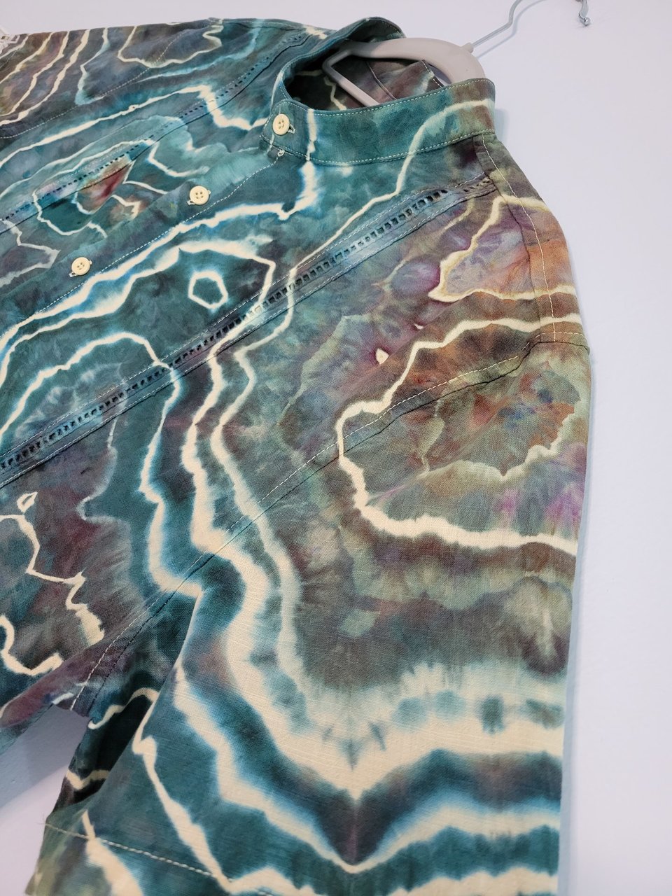 L Cuban Linen Shirt, Apatite Geode