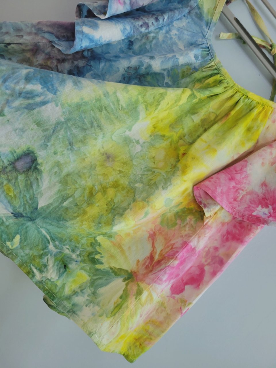 S Linen Flutter Sleeve Top, Rainbow Garden