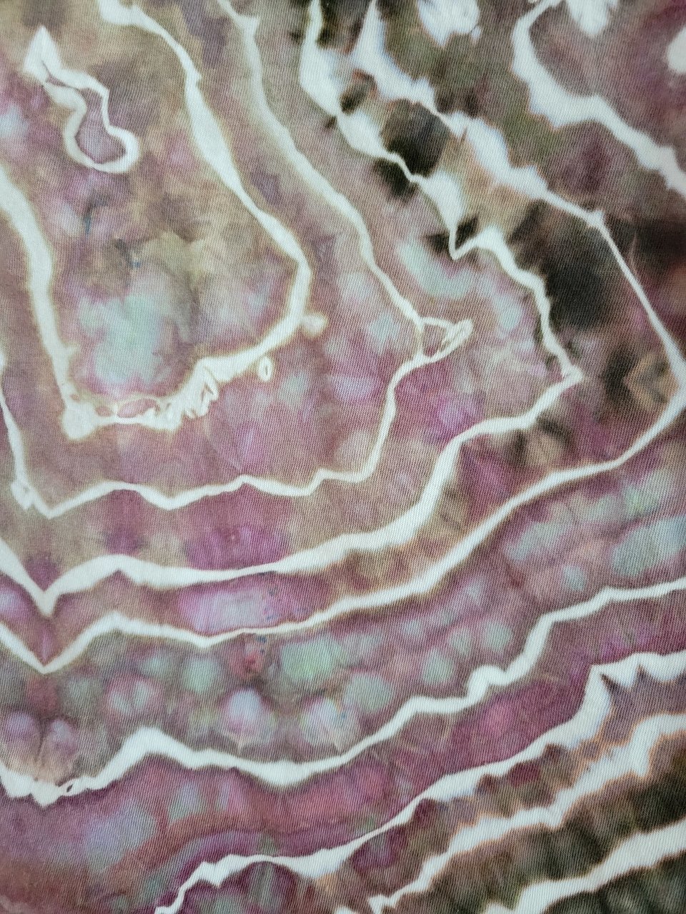 S V-neck T-shirt, Rose Brown Geode