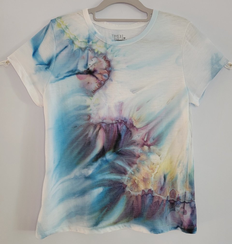 M Women's T-shirt, Gravity Dye