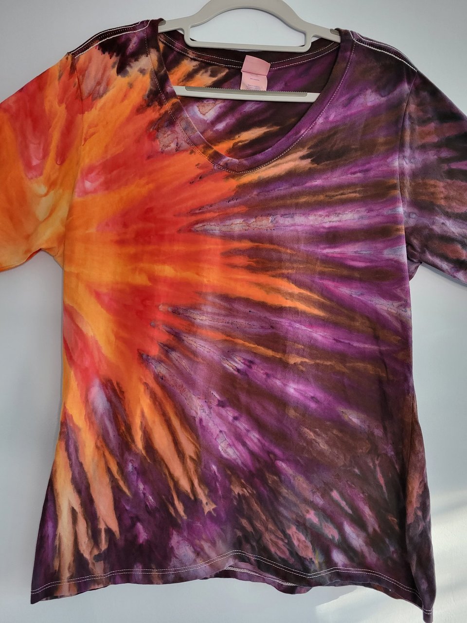 XL V-neck Long Sleeve T-shirt, Plum Sunburst
