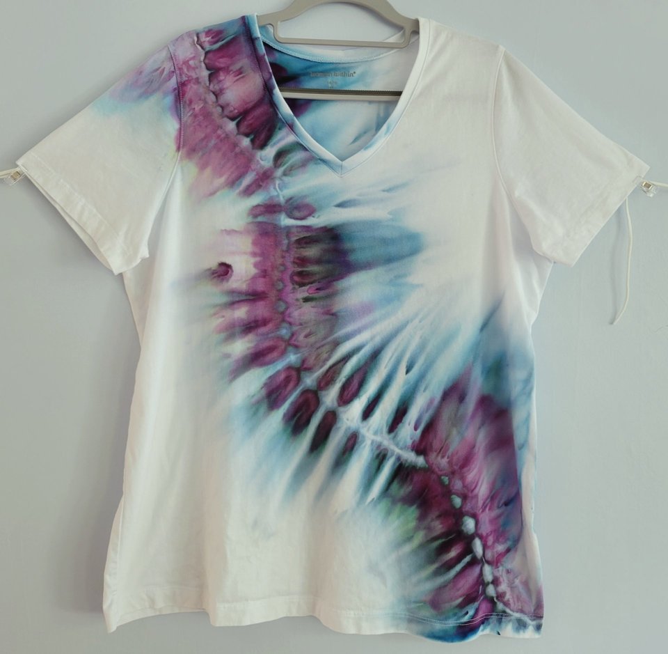 M 14/16 V-neck T-shirt, Purple Magic
