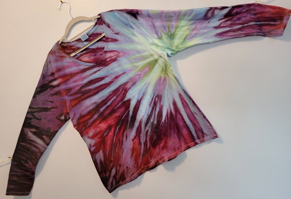 3XL Women's V-Neck Long Sleeve, Periwinkle Explosion 