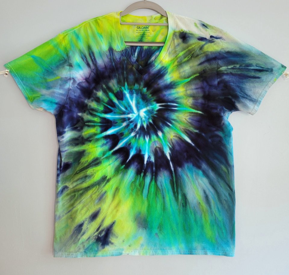 XL Unisex V-neck, Blue Green Spiral