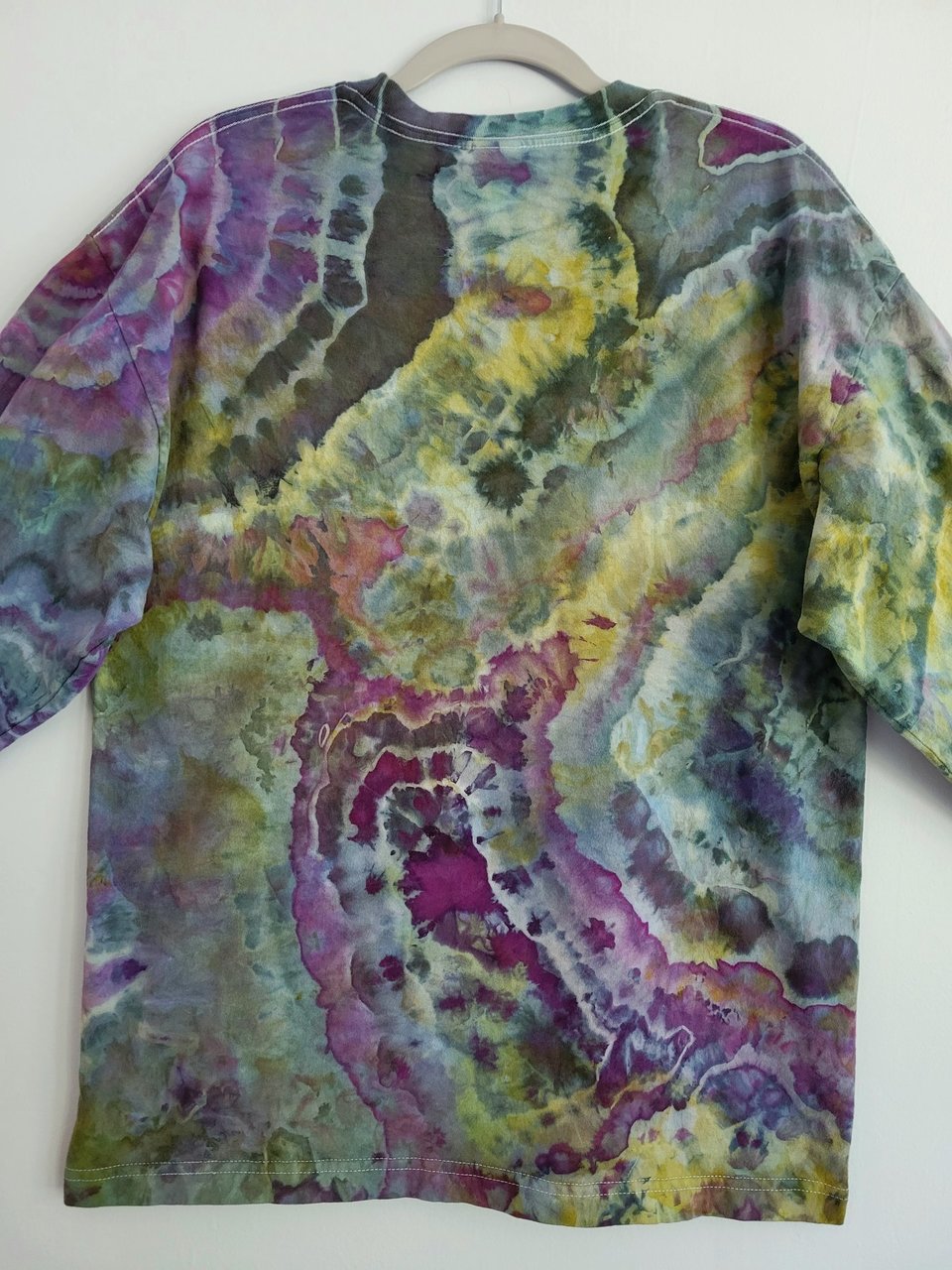 L Unisex T-shirt, Purple & Green Geode