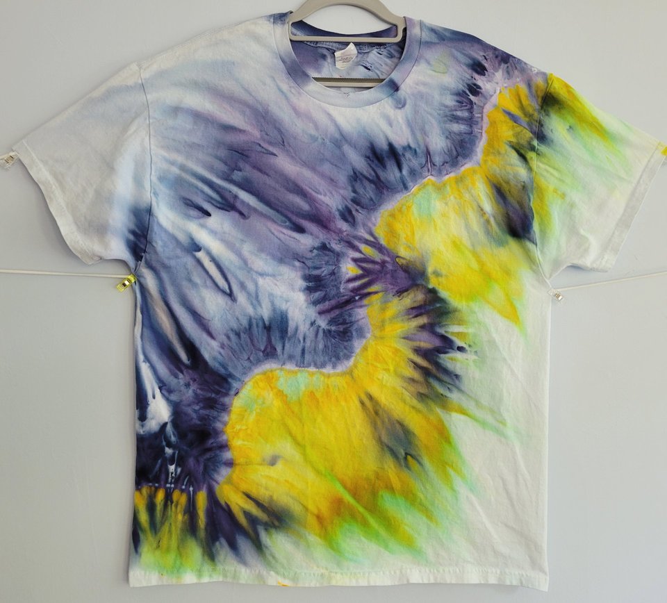 XL Unisex T, Space Eggs