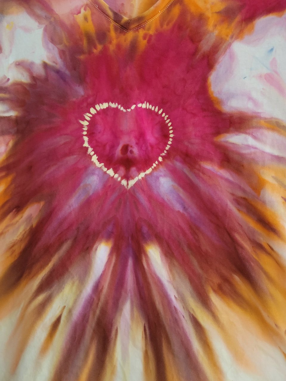 L 18/20 V-neck T, Hearts
