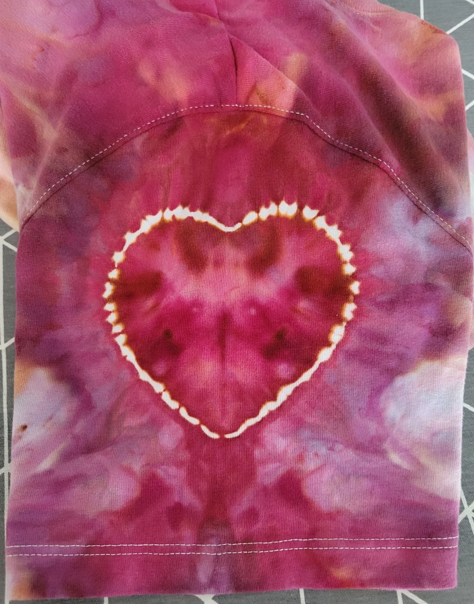 L 18/20 V-neck T, Hearts