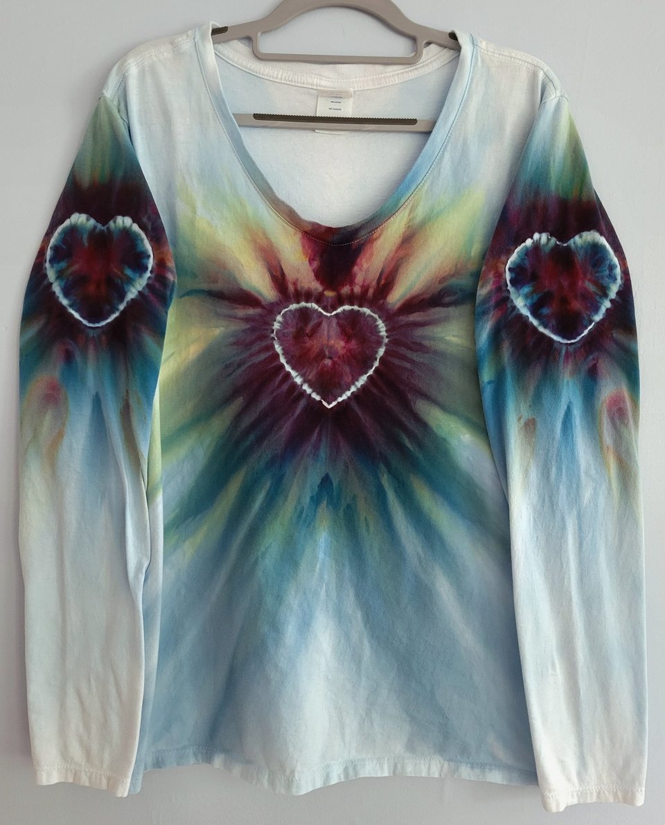 XXL V-neck Long Sleeve T, Hearts