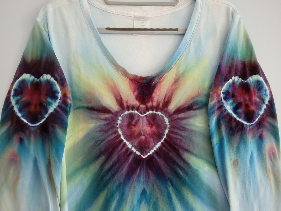 XXL V-neck Long Sleeve T, Hearts