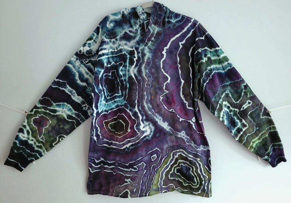 XL Hoodie T-shirt, Storm Geode