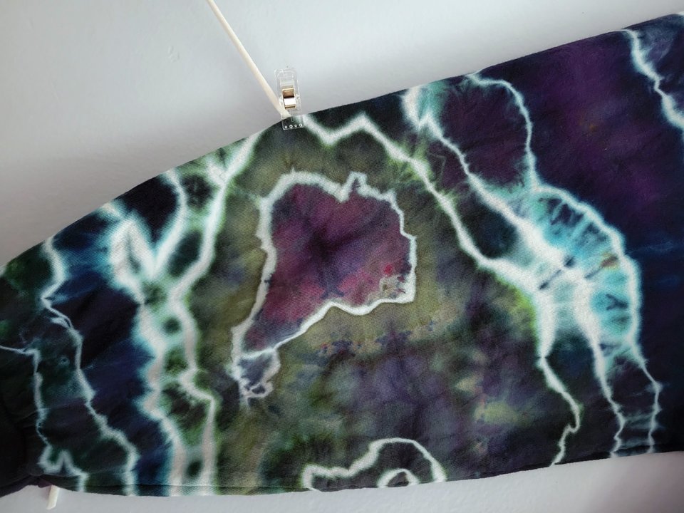 XL Hoodie T-shirt, Storm Geode