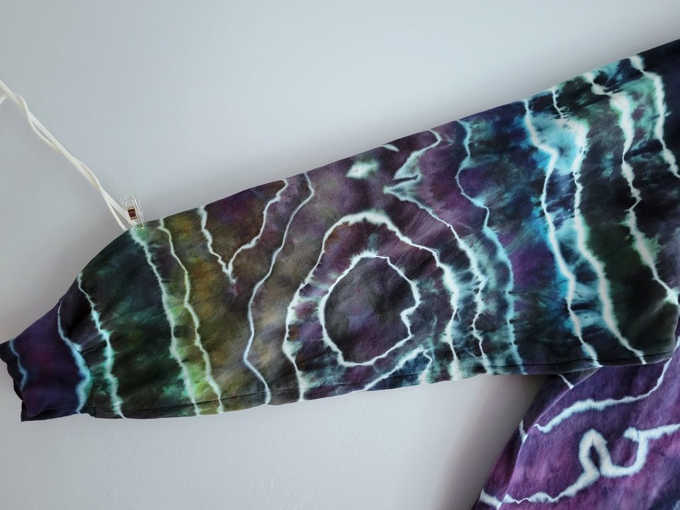 XL Hoodie T-shirt, Storm Geode