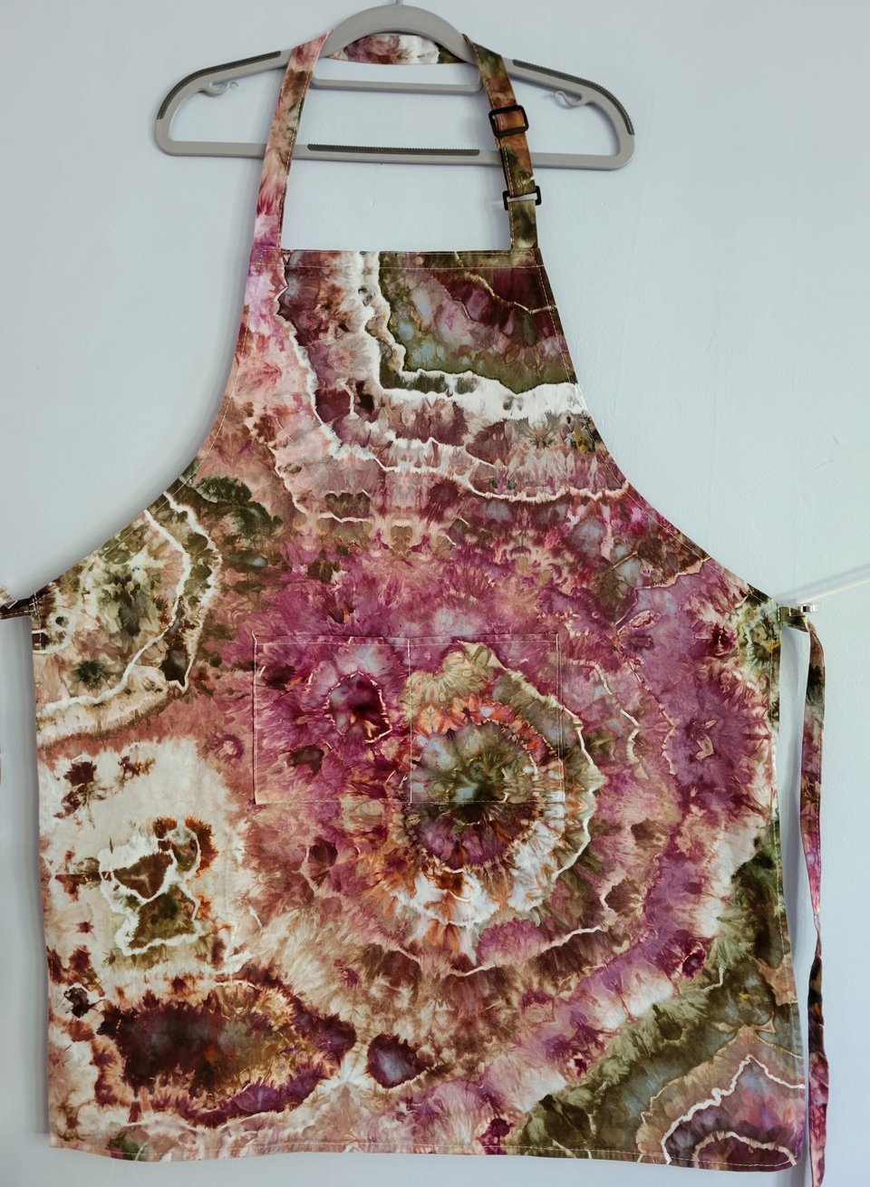Apron, Raisin & Sage Geode