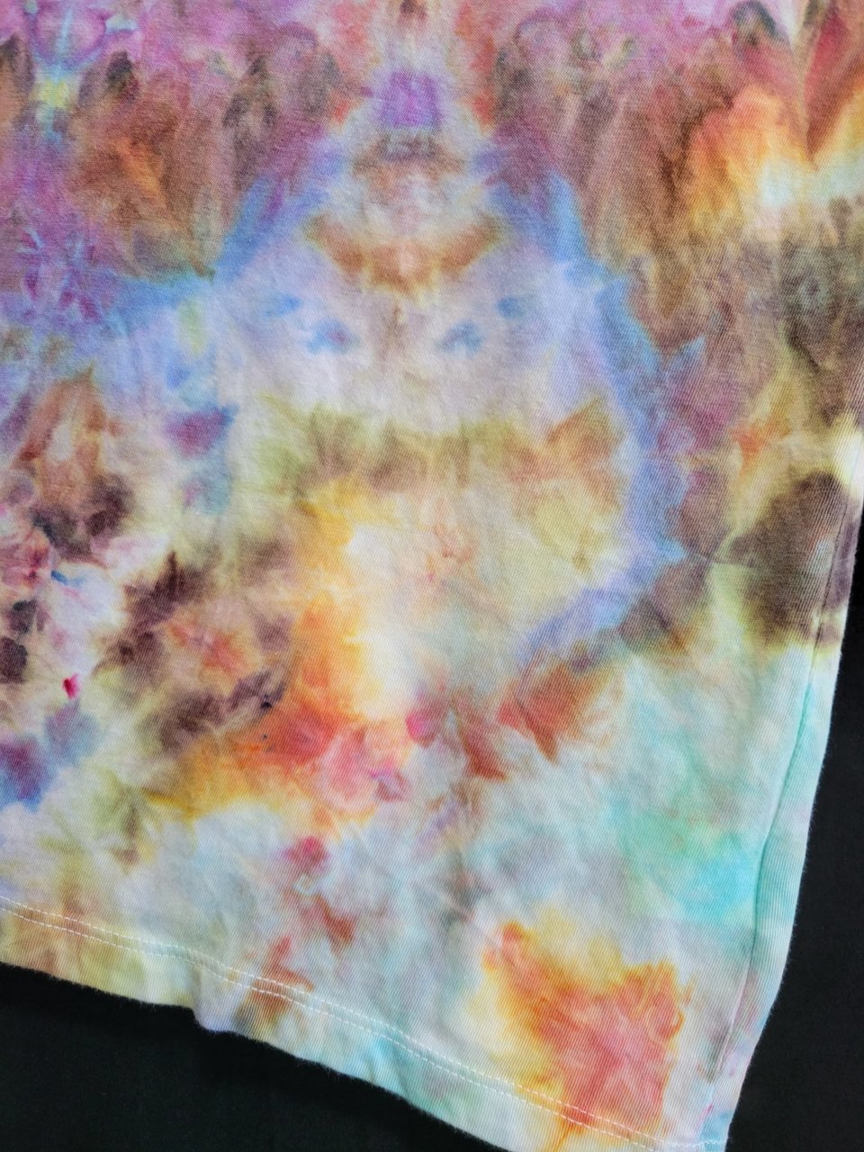L V-neck T-shirt, Garden Sunset