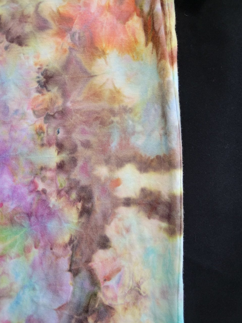 L V-neck T-shirt, Garden Sunset