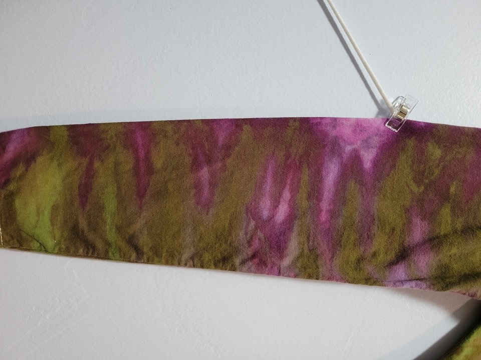 M V-neck Long Sleeve, Kiwi Explosion