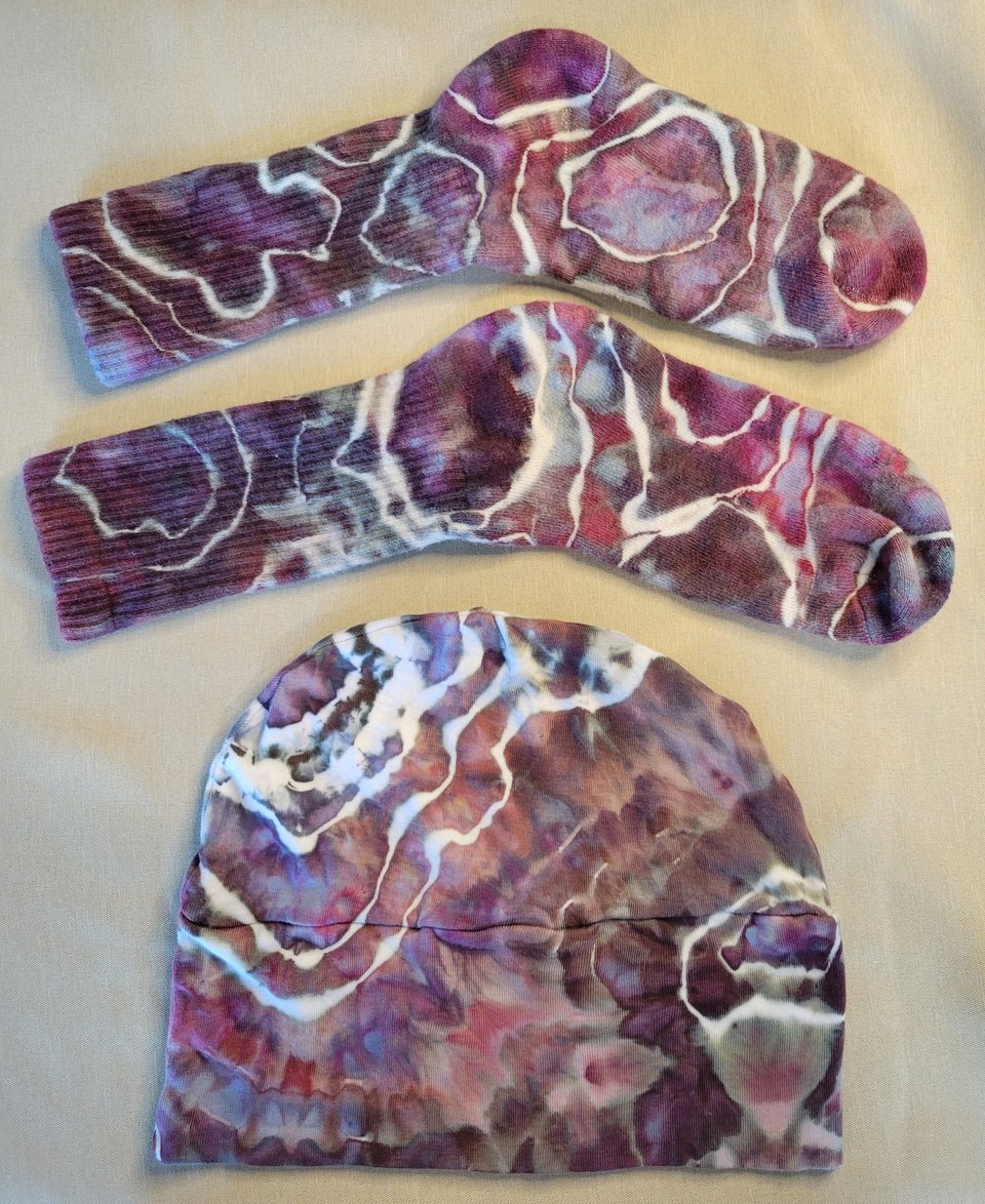 Beanie & Socks, Dark Cherry Geode