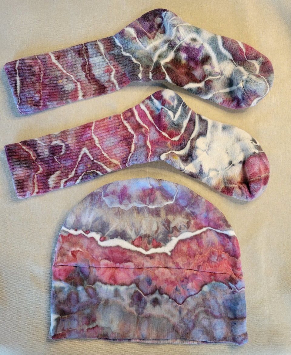 Beanie & Socks, Cherry Storm Geode