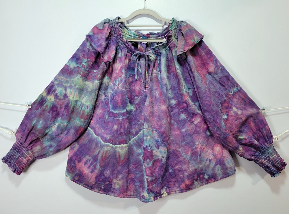 2X Poet's Blouse, Strawberry Skies Geode