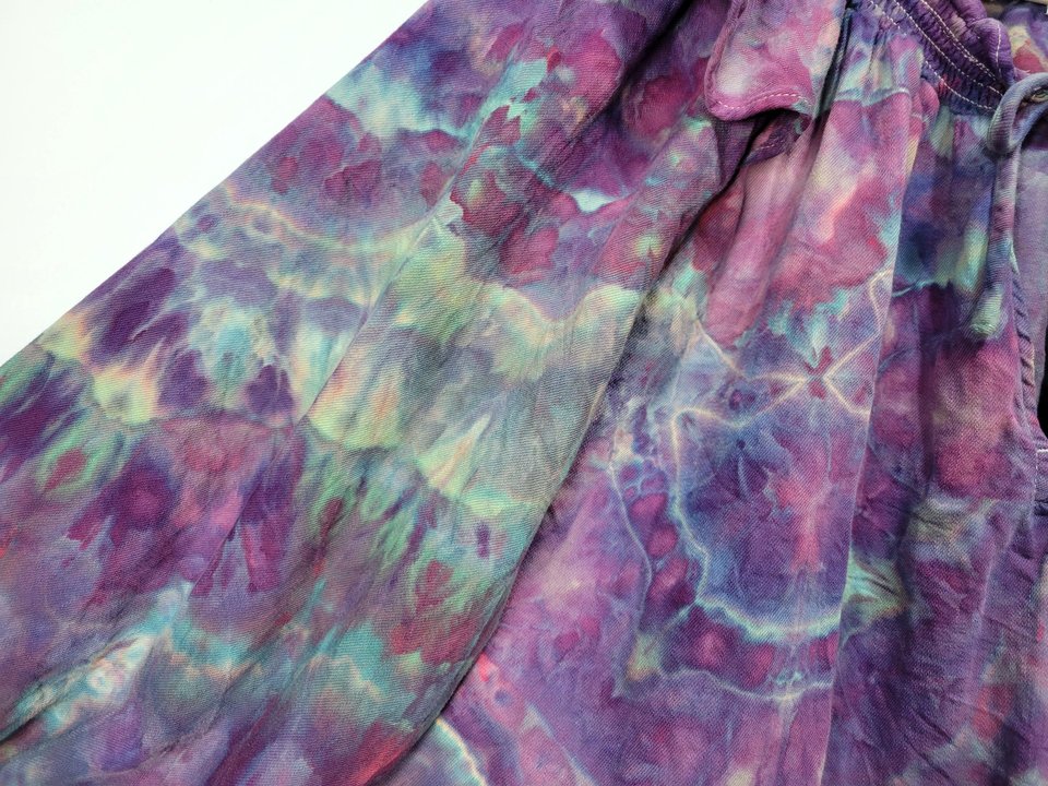 2X Poet's Blouse, Strawberry Skies Geode