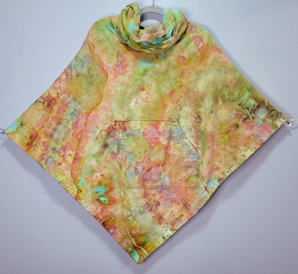 One Size Hoodie Poncho, Dragon Glass
