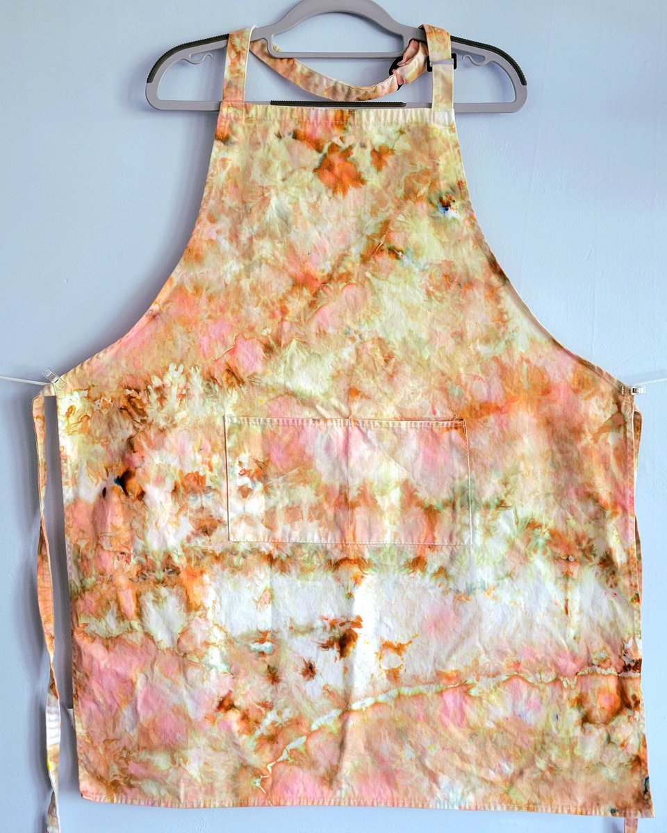 Apron, Wand Wood