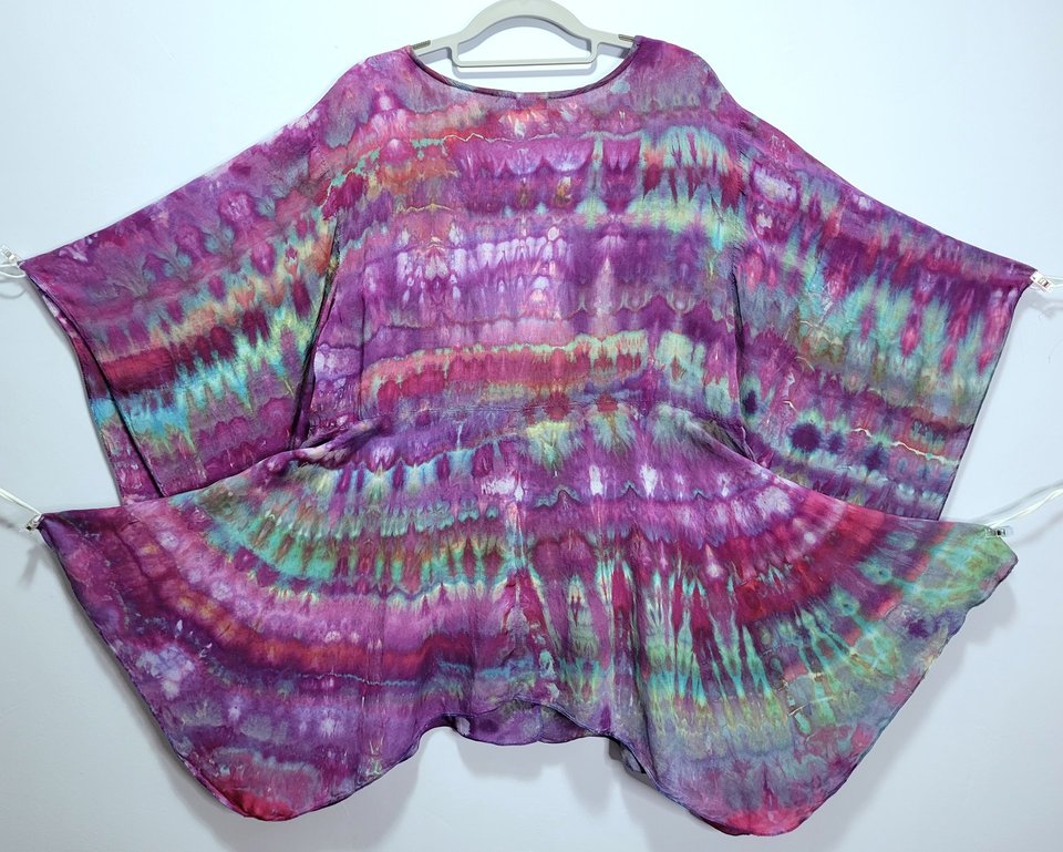 2X Kimono Sleeve Top, Strawberry Skies Arashi