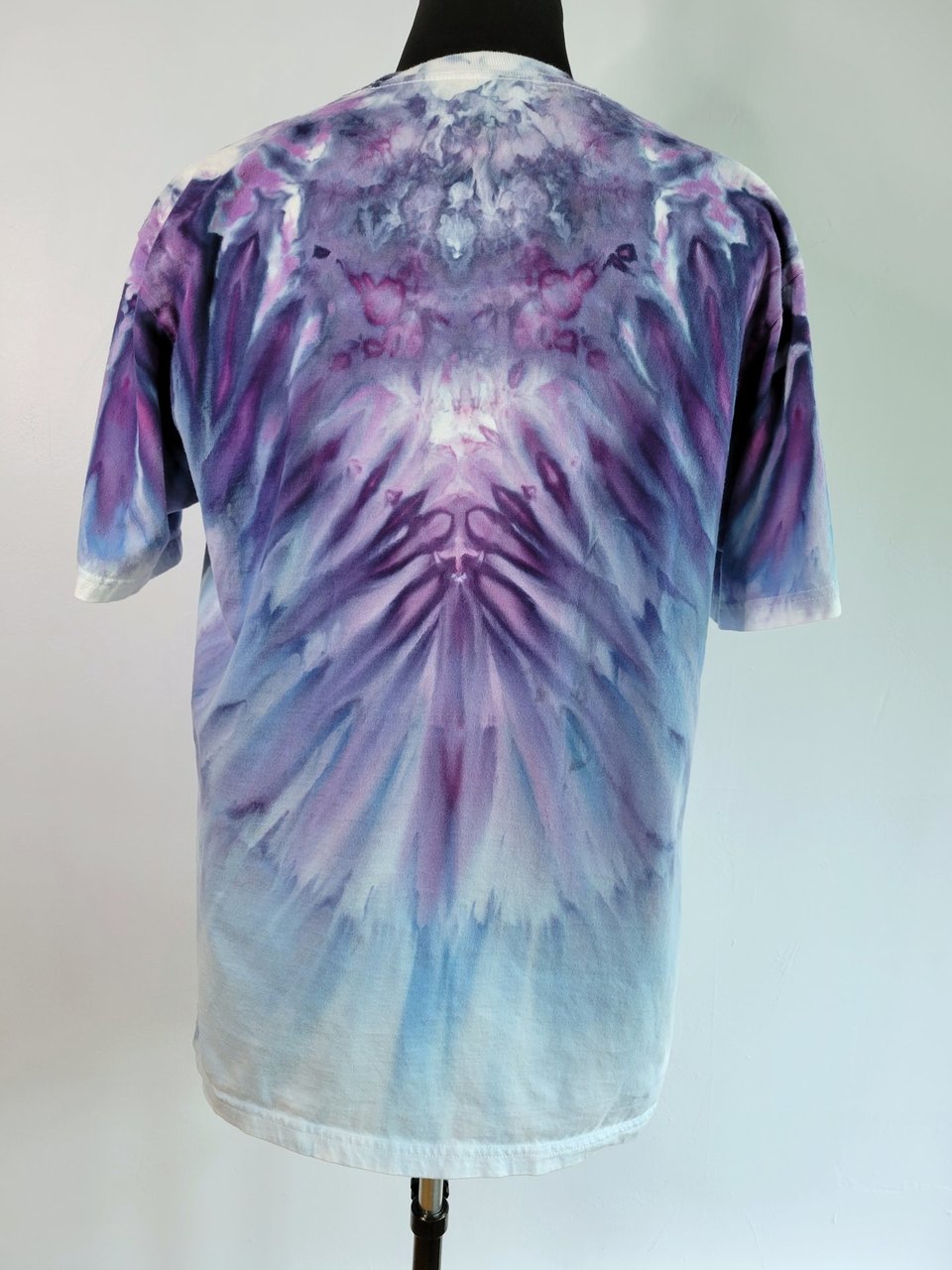 L Unisex T, Fragmented Space