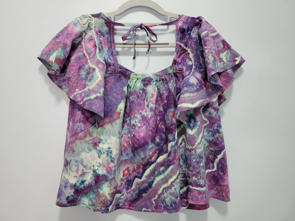 S Petite Linen Flutter Sleeve Top, Strawberry Skies Geode