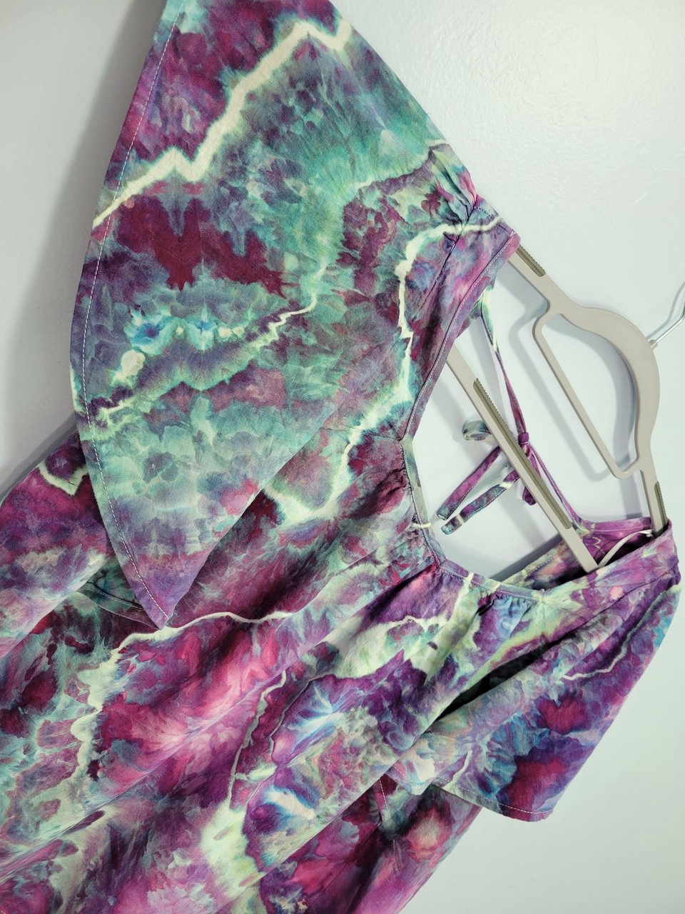XL Linen Flutter Sleeve Top, Strawberry Skies Geode