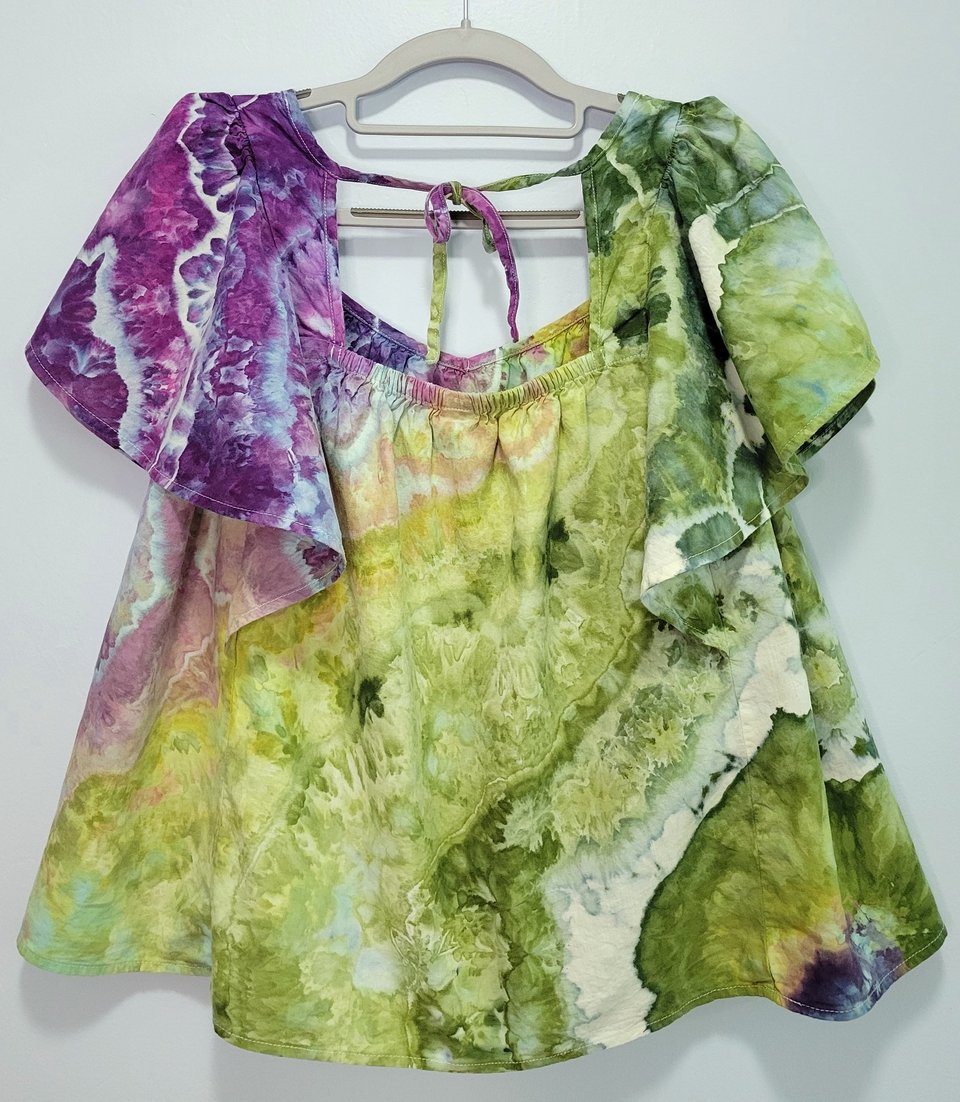 M Linen Flutter Sleeve Top, Purple & Green Geode