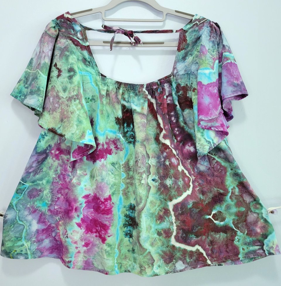 XXL Linen Flutter Sleeve Top, Storm Geode