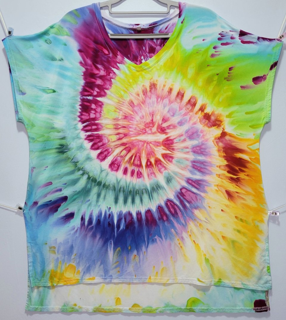2X V-Neck Rayon Top, Rainbow Spiral