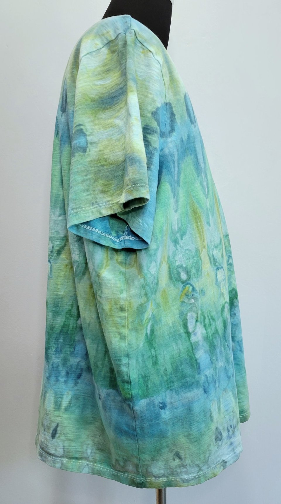 XXL Tall V-neck T-shirt, Sea Ripple