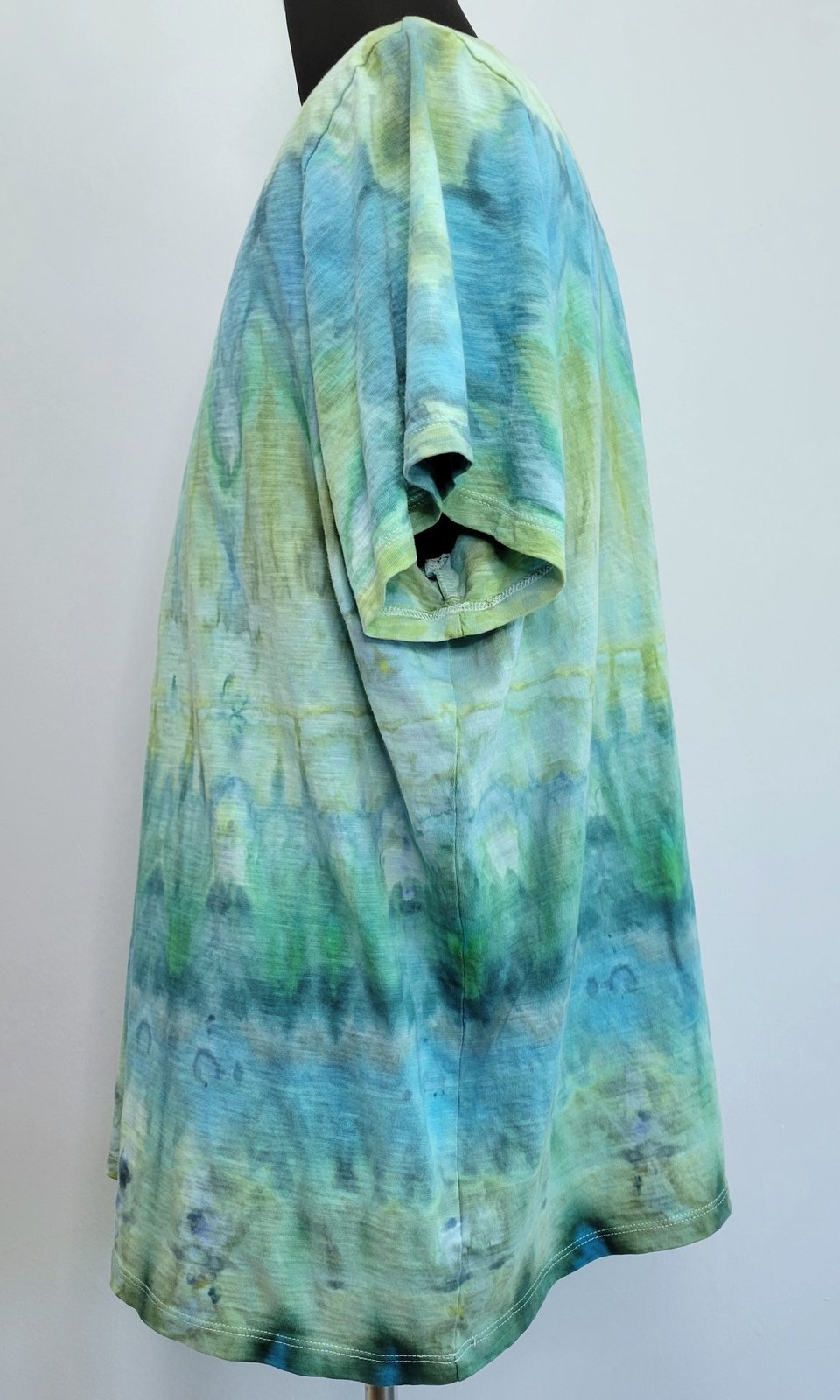 XXL Tall V-neck T-shirt, Sea Ripple