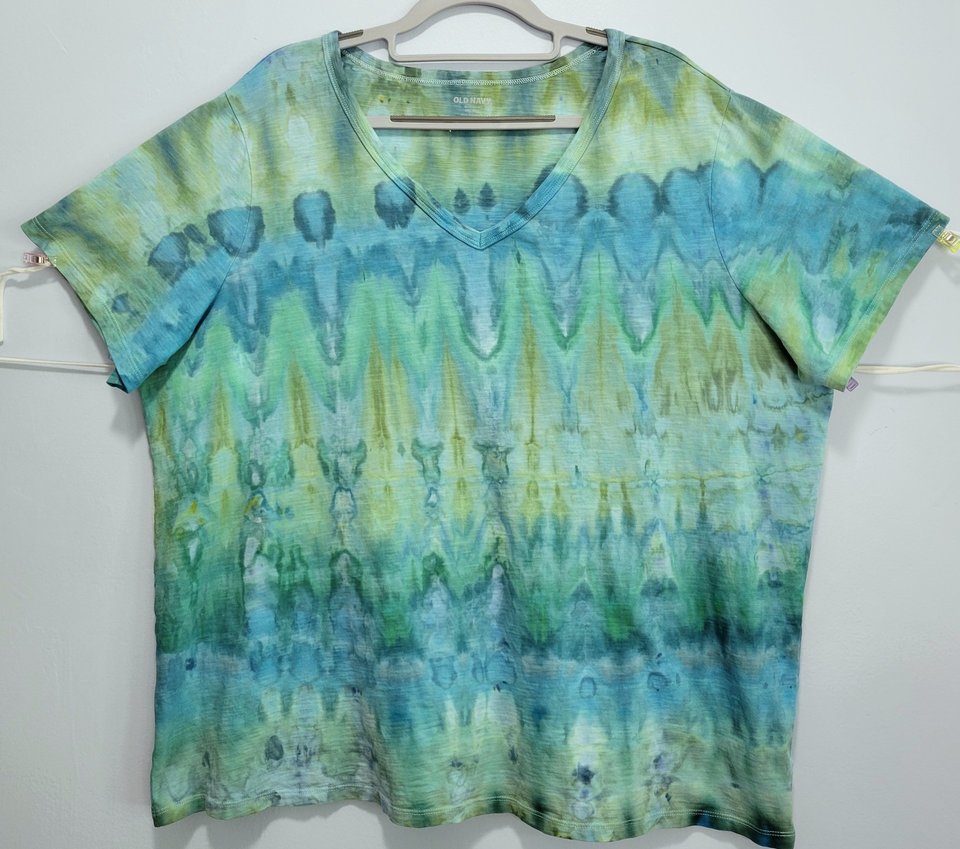 XXL Tall V-neck T-shirt, Sea Ripple